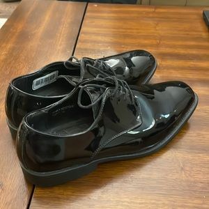 Leather patented shoes size 11.5